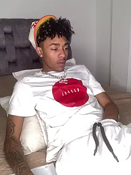Boy cock18 online show from March 8, 2025, 8:22 am