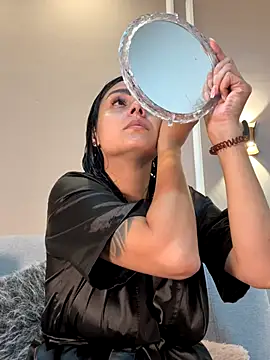 Abril jones10 online show from November 30, 2025, 9:26 pm