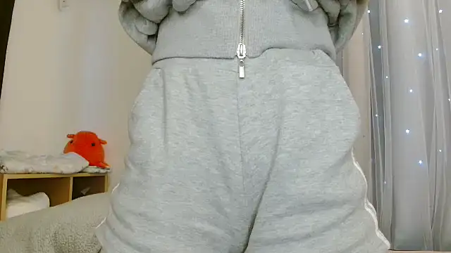 hiyopiyo online show from February 2, 2025, 3:43 am