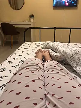 Snapshot of Charlotte_Ros chatting on December 31, 2024, 2:14 pm Charlotte Ros online show from December 31, 2024, 2:14 pm