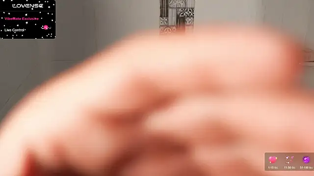 Mara-Bella online show from October 24, 2025, 2:21 am