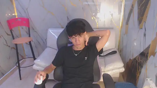 andy dan18 online show from October 16, 2025, 4:37 pm