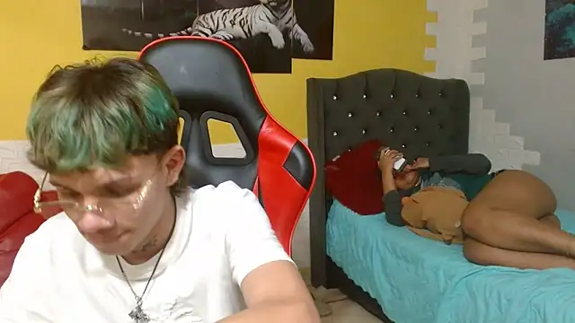 Snapshot of andy_dan18 chatting on February 21, 2026, 7:27 pm andy dan18 online show from February 21, 2026, 7:27 pm