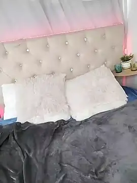 nikkystorm1  online show from January 28, 2025, 5:03 pm