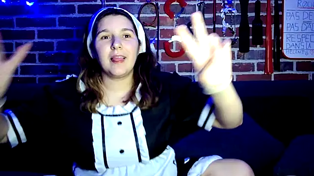 Heleneecesmecs2 online show from November 6, 2025, 9:41 pm