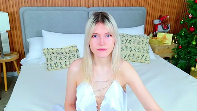 Snapshot of NellieLoyns chatting on January 13, 2026, 5:28 pm NellieLoyns online show from January 13, 2026, 5:28 pm