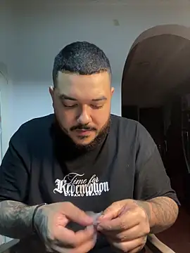 El Titan1998 online show from March 17, 2026, 12:02 am