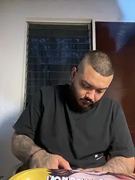 El Titan1998 online show from February 12, 2026, 11:26 pm