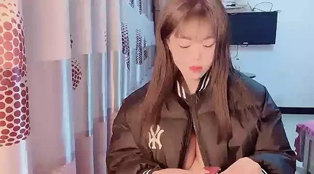 Snapshot of 77-q chatting on January 2, 2025, 4:56 pm 77-q online show from January 2, 2025, 4:56 pm