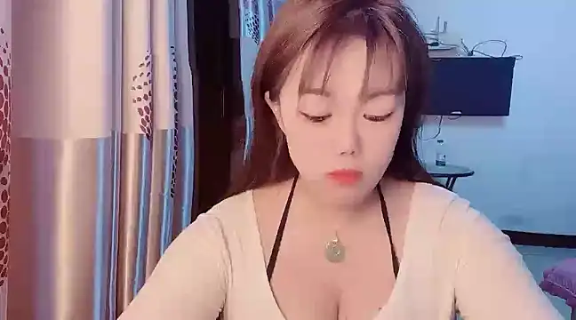 Snapshot of 77-q chatting on January 4, 2025, 3:49 pm 77-q online show from January 4, 2025, 3:49 pm