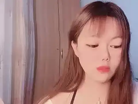 Snapshot of 77-q chatting on December 25, 2024, 8:17 pm 77-q online show from December 25, 2024, 8:17 pm