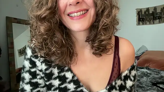 leahsparkles online show from November 3, 2025, 3:04 pm