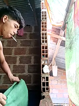 Snapshot of Andres123cv chatting on April 25, 2026, 4:37 pm Andres123cv online show from April 25, 2026, 4:37 pm