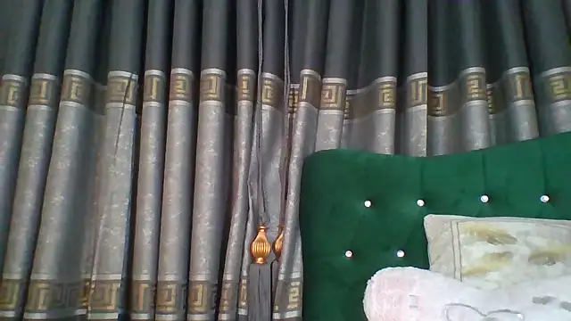 LeydiLi online show from March 1, 2025, 7:04 pm