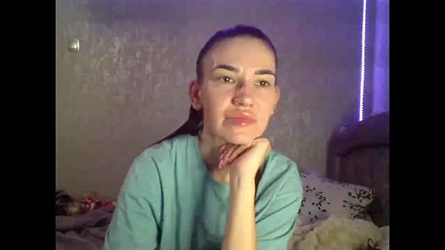 Snapshot of Diamond_Danaa chatting on February 2, 2026, 10:09 pm Diamond Danaa online show from February 2, 2026, 10:09 pm
