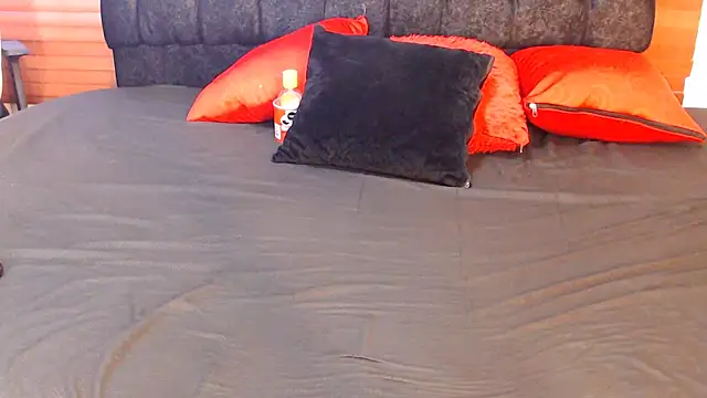 GabrielaFerrer02 online show from October 8, 2025, 1:56 pm