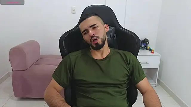 Massimoo 07 online show from February 11, 2026, 8:20 pm