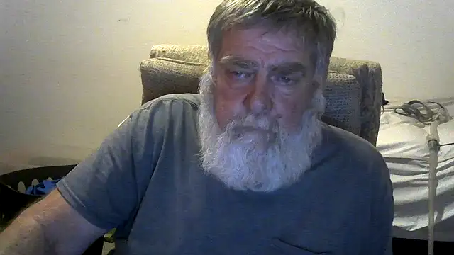 Snapshot of viejo_oso chatting on May 18, 2026, 5:56 am viejo oso online show from May 18, 2026, 5:56 am
