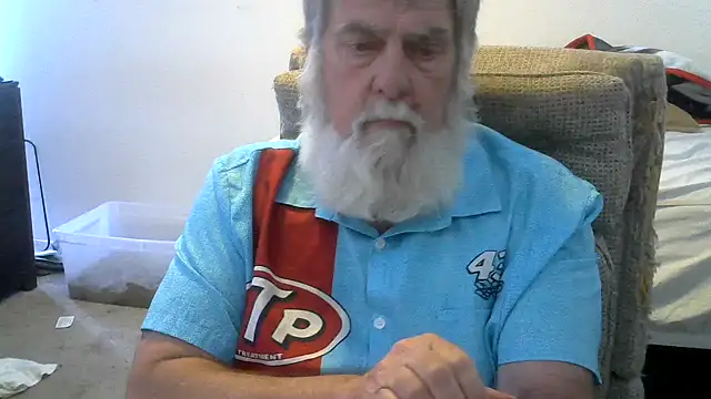Snapshot of viejo_oso chatting on June 7, 2026, 5:56 am viejo oso online show from June 7, 2026, 5:56 am