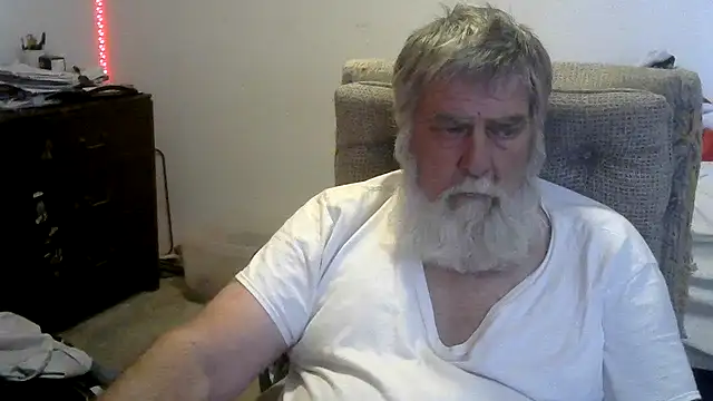 Snapshot of viejo_oso chatting on May 24, 2026, 10:20 pm viejo oso online show from May 24, 2026, 10:20 pm
