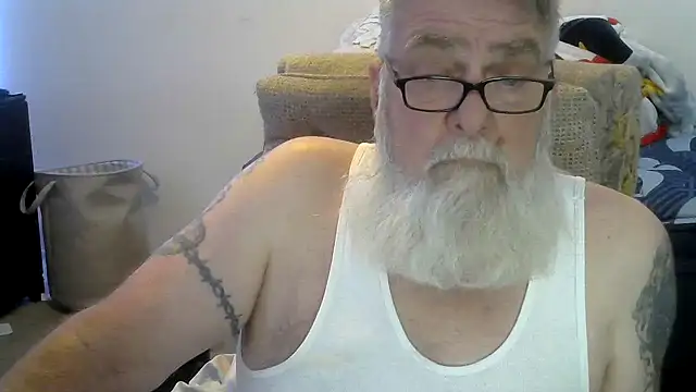 Snapshot of viejo_oso chatting on August 1, 2026, 6:28 pm viejo oso online show from August 1, 2026, 6:28 pm