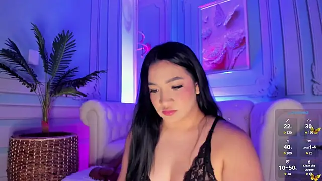 stefany duque1  online show from October 22, 2025, 3:28 am