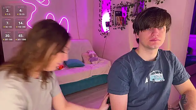 RobertAndLinela online show from November 23, 2025, 4:06 pm