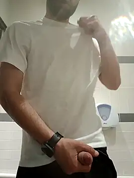 rominoucoquin online show from April 9, 2026, 4:35 pm