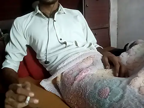 IamRentedBoybfriend online show from November 17, 2025, 4:11 pm