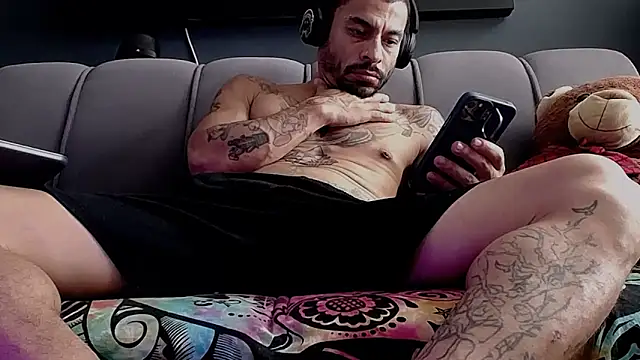 callme douglas online show from October 22, 2025, 3:11 pm