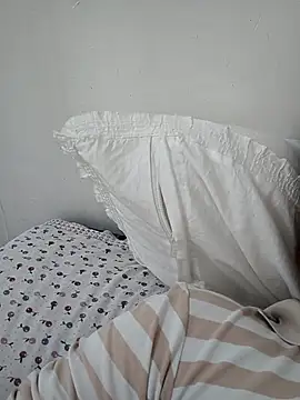 Snapshot of playboyz77 chatting on October 12, 2025, 9:21 am playboyz77 online show from October 12, 2025, 9:21 am