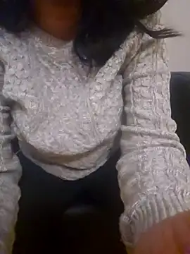 lizzzziee online show from January 16, 2025, 1:47 pm