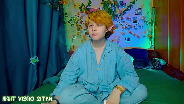 Snapshot of TrickyKitsune chatting on October 15, 2025, 10:45 am TrickyKitsune online show from October 15, 2025, 10:45 am