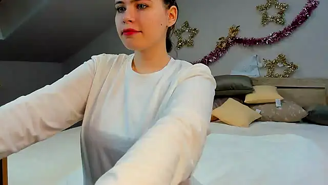 EricaElliott online show from January 21, 2025, 2:11 am
