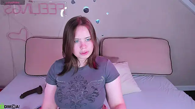 EricaElliott online show from October 17, 2025, 9:56 am