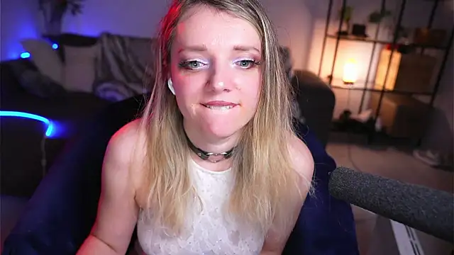 Magnetic Amy online show from March 8, 2025, 4:06 pm