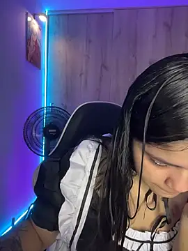 Snapshot of pretty_angela1 chatting on June 27, 2026, 1:22 am pretty angela1 online show from June 27, 2026, 1:22 am
