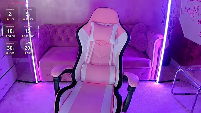 evanew  online show from October 9, 2025, 5:13 pm