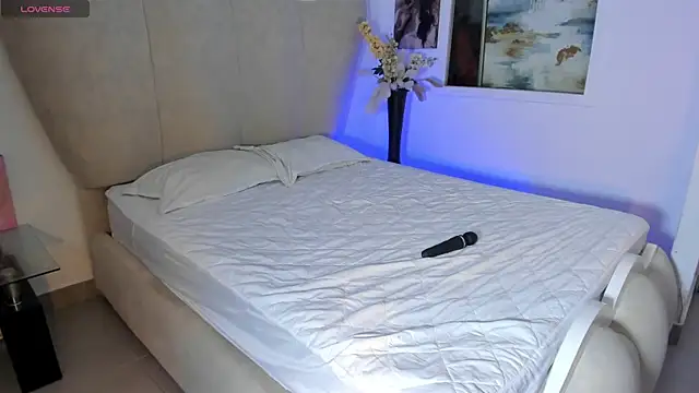 rachaeldeckard   online show from April 15, 2026, 1:00 am