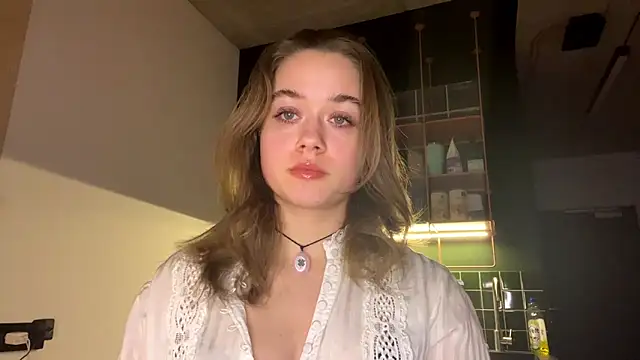 Snapshot of RoxyStar17 chatting on January 20, 2025, 8:07 pm RoxyStar17 online show from January 20, 2025, 8:07 pm