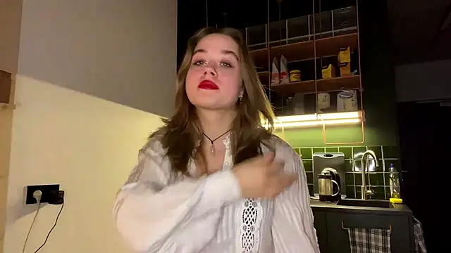 Snapshot of RoxyStar17 chatting on February 6, 2025, 8:45 pm RoxyStar17 online show from February 6, 2025, 8:45 pm