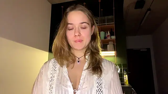 Snapshot of RoxyStar17 chatting on January 8, 2025, 11:19 pm RoxyStar17 online show from January 8, 2025, 11:19 pm