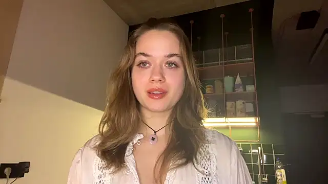 Snapshot of RoxyStar17 chatting on January 20, 2025, 11:10 pm RoxyStar17 online show from January 20, 2025, 11:10 pm