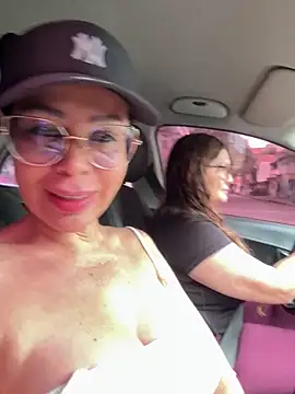 KarolRubi1 online show from November 19, 2025, 1:22 pm