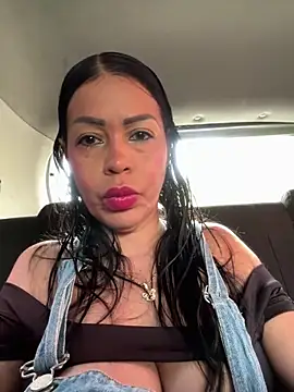 KarolRubi1 online show from November 7, 2025, 1:15 pm