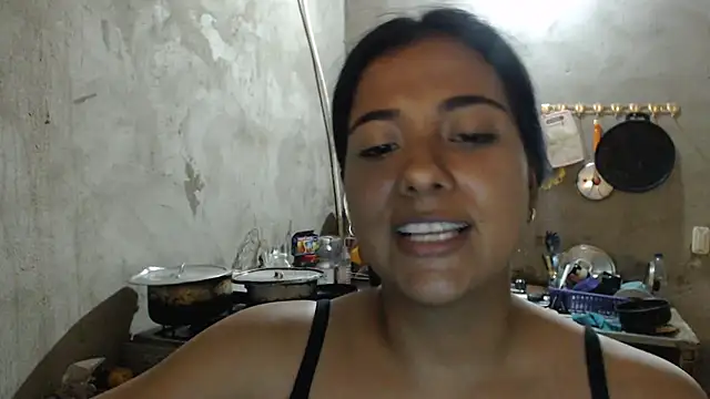 Snapshot of Coral0403 chatting on March 22, 2025, 1:32 am Coral0403 online show from March 22, 2025, 1:32 am