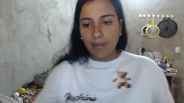 Snapshot of Coral0403 chatting on March 14, 2025, 9:43 pm Coral0403 online show from March 14, 2025, 9:43 pm