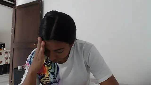 Snapshot of Coral0403 chatting on March 9, 2025, 6:54 pm Coral0403 online show from March 9, 2025, 6:54 pm