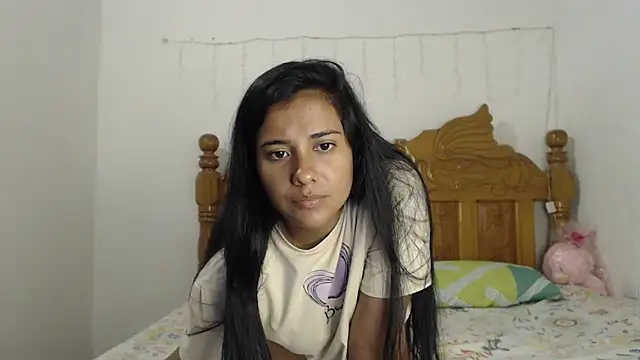 Snapshot of Coral0403 chatting on March 1, 2025, 1:43 am Coral0403 online show from March 1, 2025, 1:43 am