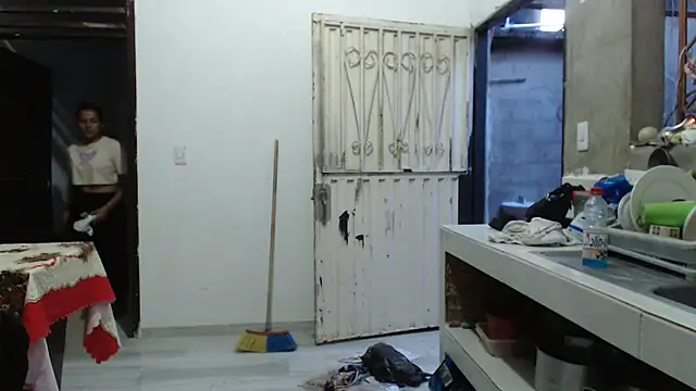 Snapshot of Coral0403 chatting on March 5, 2025, 11:05 pm Coral0403 online show from March 5, 2025, 11:05 pm